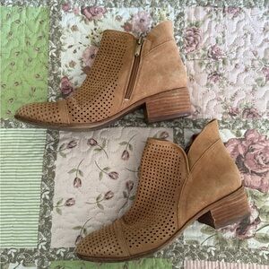 Sam Edelman Tan Ankle Boots 8.5